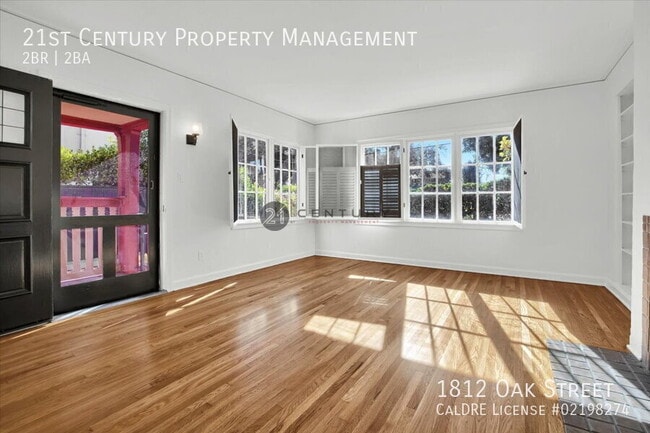 Building Photo - 1812 Oak St