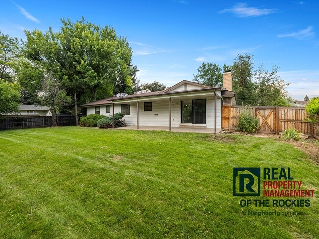 Building Photo - Recently Updated 4 Bed 3 Bath House in W. ...