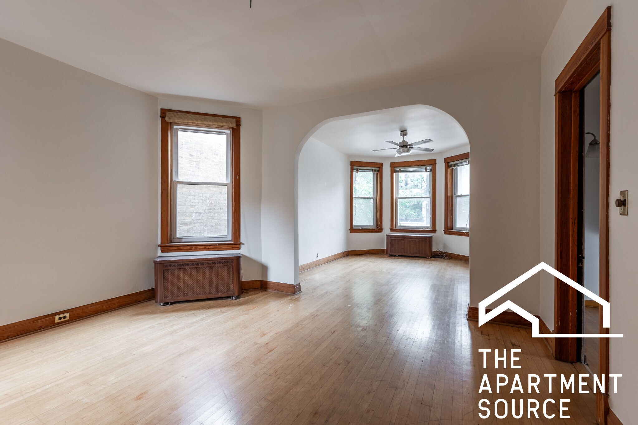 Building Photo - 2042 W Armitage Ave