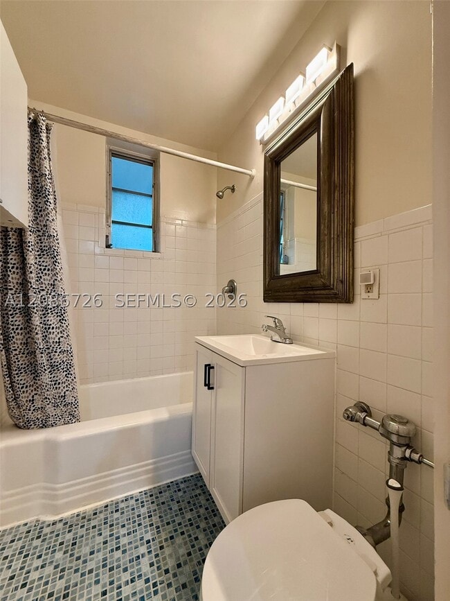 Building Photo - 135 3rd St