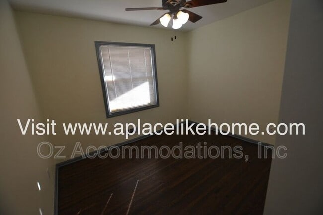 Building Photo - 4340 W 51st St