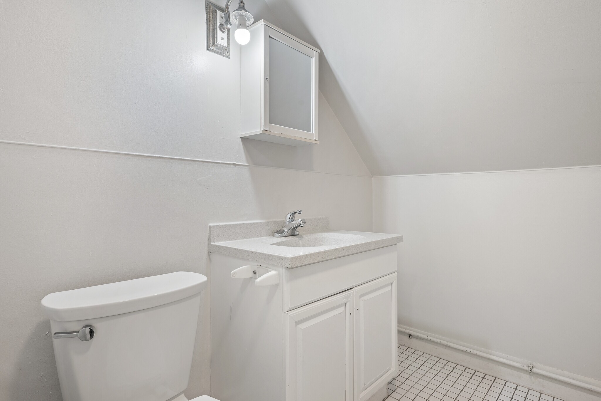 Building Photo - 135 Cedar St