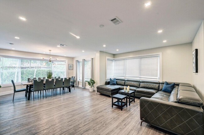 Building Photo - 801 Harrison St