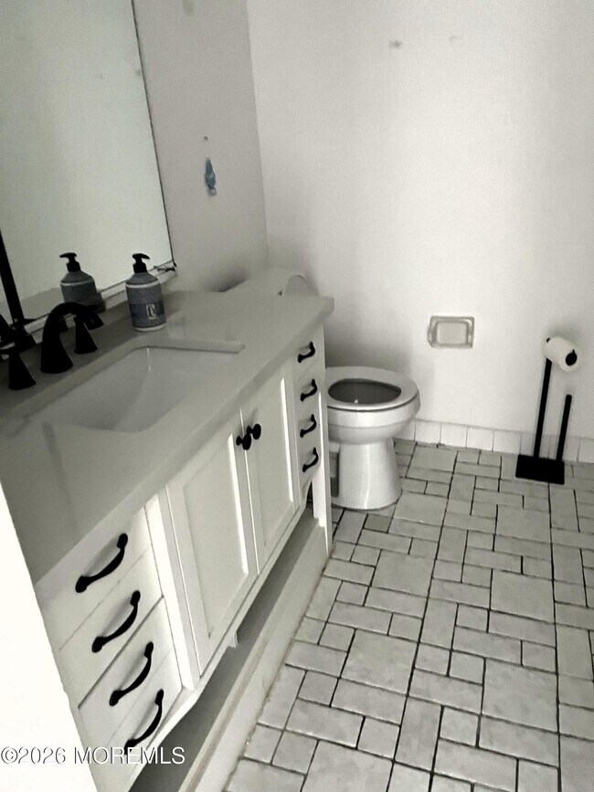 Building Photo - 787 Ocean Ave N