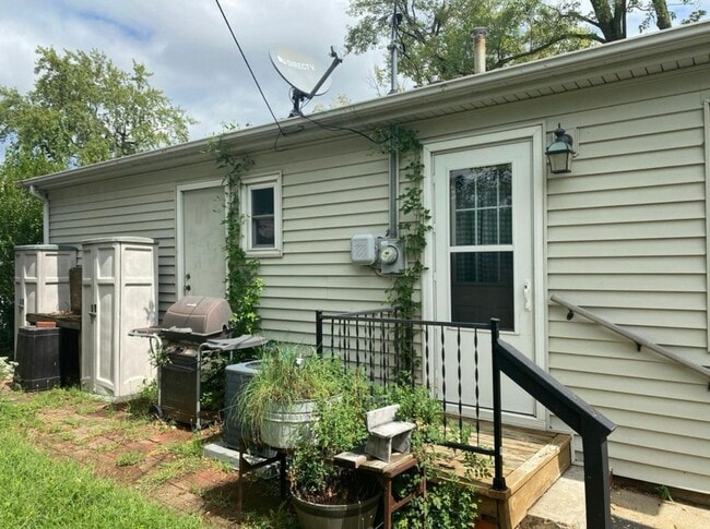 Building Photo - LaVista Charmer