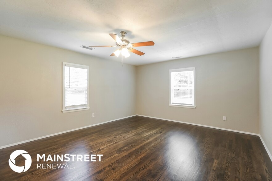 Building Photo - 6201 E Red Bridge Rd