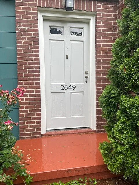 Building Photo - Room in House on Winburn Terrace