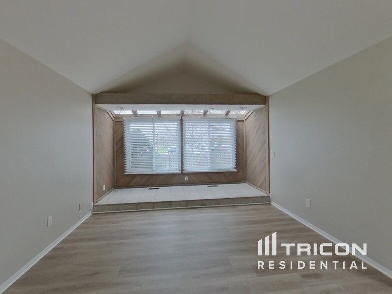 Building Photo - 2836 Garden Dr
