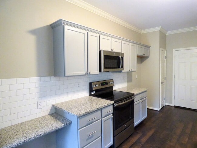 Building Photo - 951 Savannah Ln