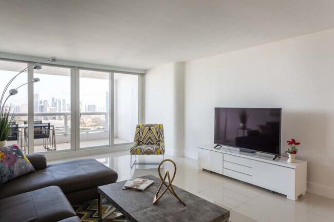 Building Photo - 601 Biscayne Blvd