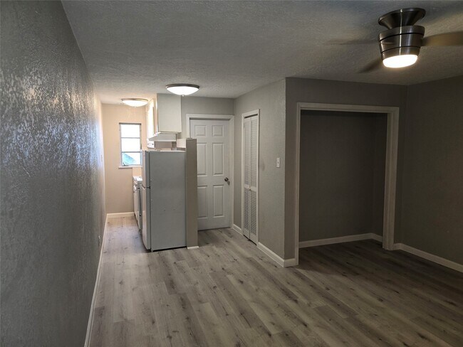 Building Photo - 2501 Yoakum Blvd