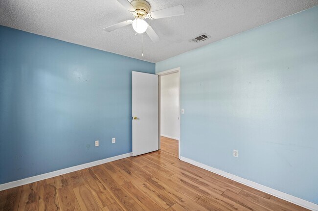 Building Photo - 3664 Longbow Rd