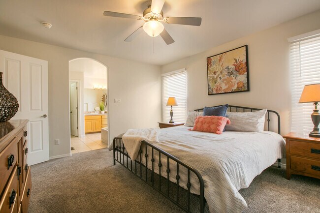 Building Photo - 3432 Del Agua Ct NE