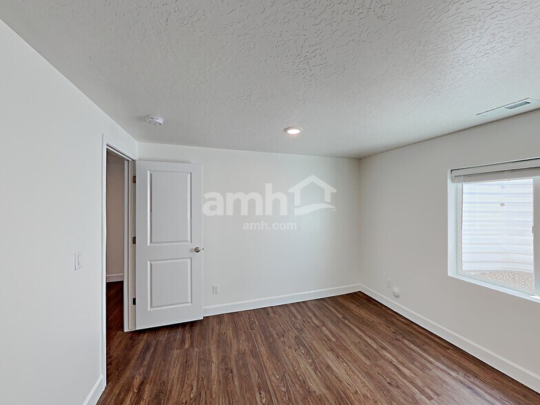 Building Photo - 5902 Verdigris Dr