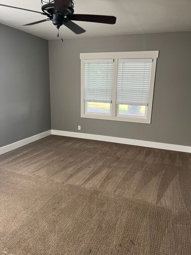Building Photo - Charming 3-Bed, 2-Bath Home with Oversized...