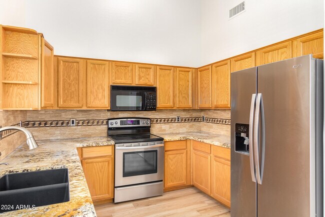 Building Photo - 7251 E Lomita Ave