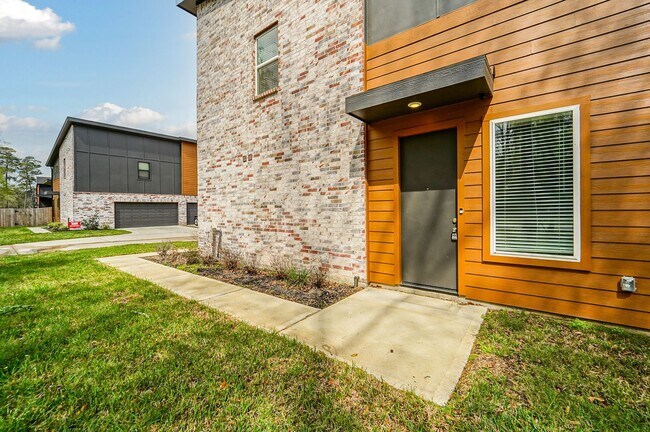 Building Photo - 2523 Appian Wy
