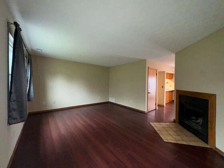 Building Photo - 307 Cross Wind Dr
