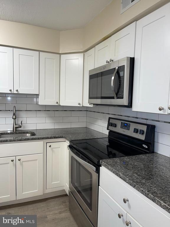 Building Photo - 1420 Locust St