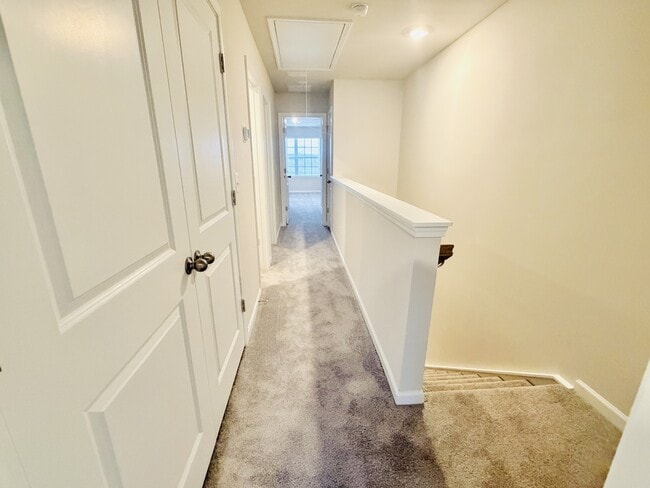 Building Photo - 244 Bones Rd