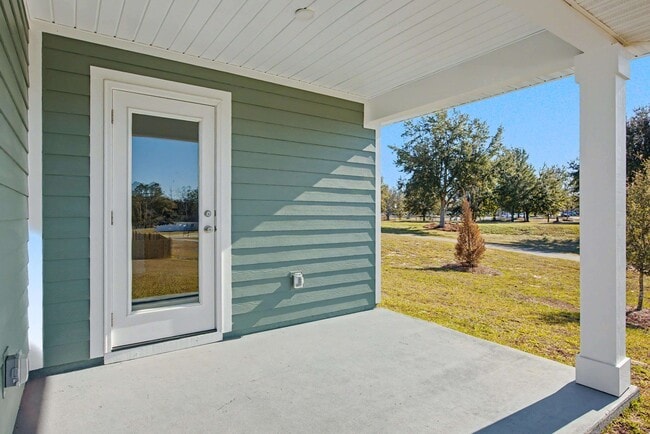 Building Photo - 4000 Cottage Farm Rd