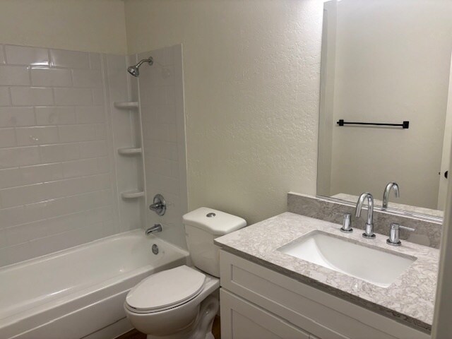 Building Photo - 2318 Franzen Ave