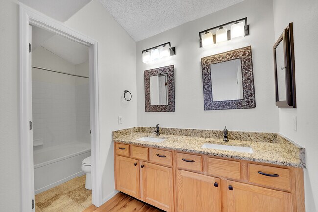Building Photo - 6472 W 96th Dr