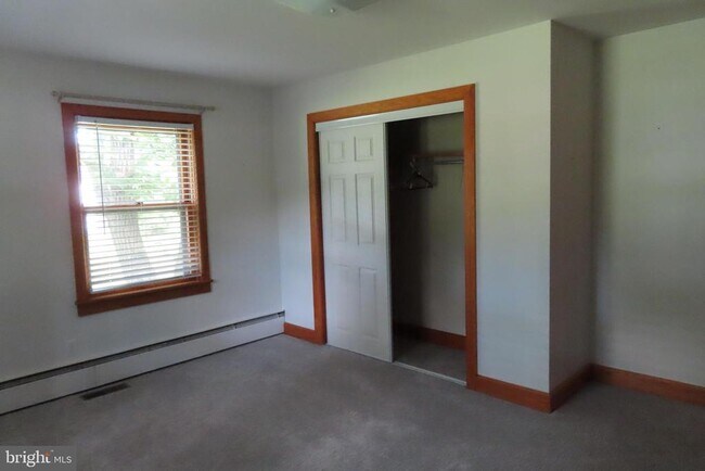 Building Photo - 14109 Buchanan Trail W