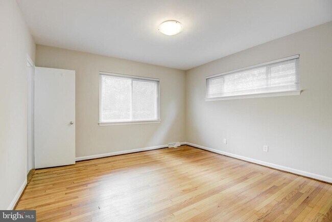 Building Photo - 5107 Bradley Blvd