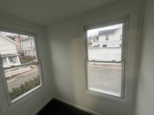 Building Photo - 28 Wall St