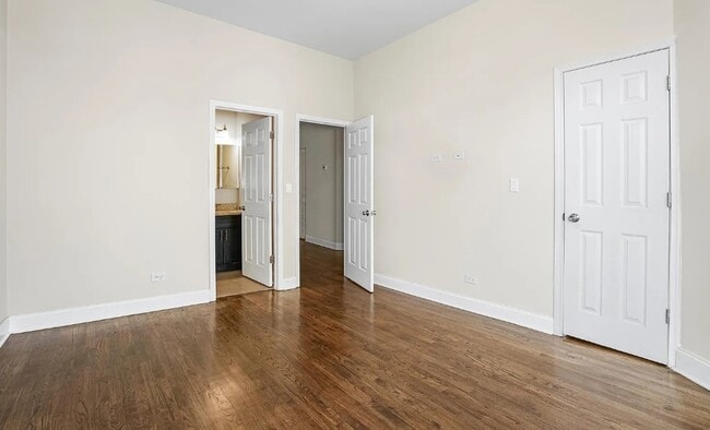 Building Photo - 4542 S Indiana Ave