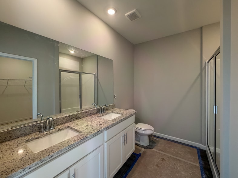 Building Photo - 354 Gray St