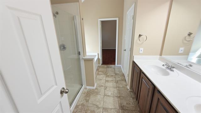 Building Photo - 15513 Landing Creek Ln