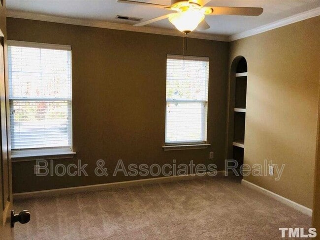 Building Photo - 8982 Camden Park Dr