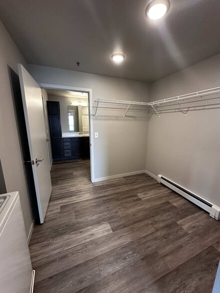 Building Photo - 3156 Bluestem Dr