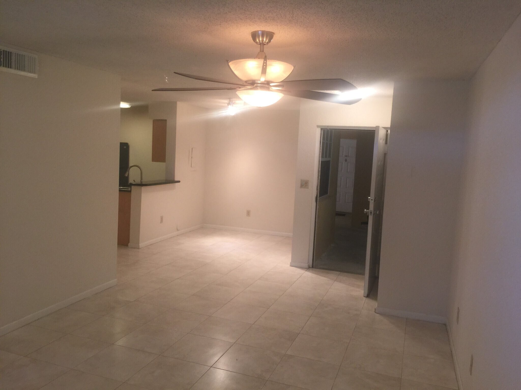 Building Photo - 2880 N Oakland Forest Dr