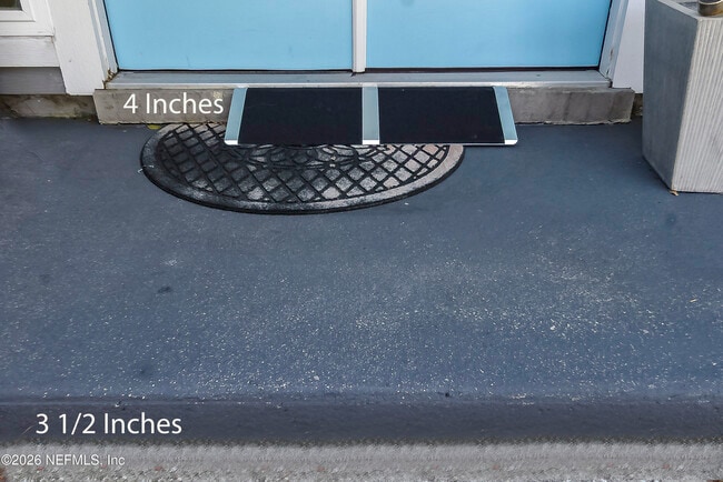 Building Photo - 506 Cali Dr