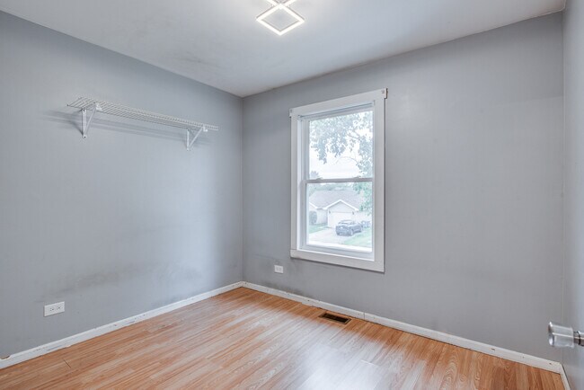 Building Photo - 3110 Winchester Ct E