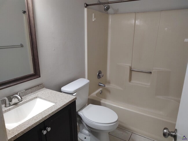 Building Photo - 606 Gawin Dr