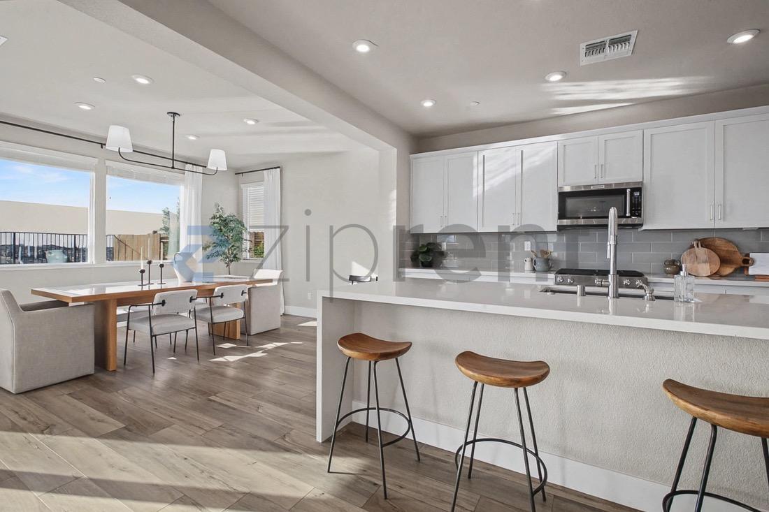 Building Photo - 1579 Seneca Cir