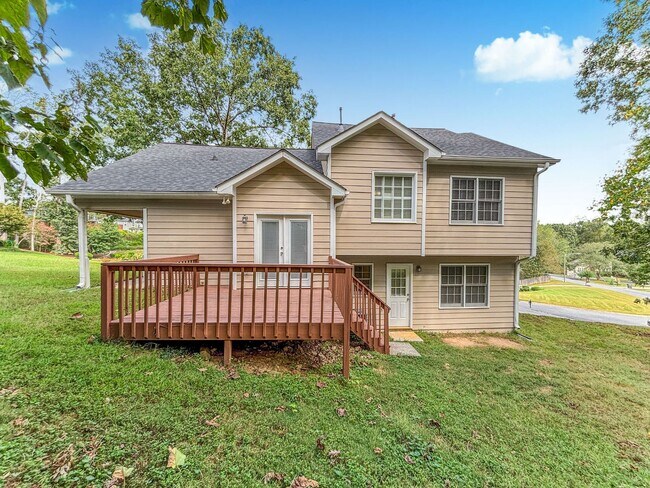 Building Photo - Beautiful and Comfortable Home in Mableton!
