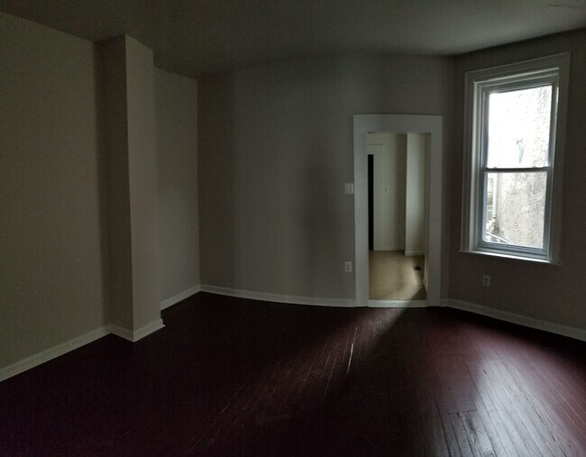 Building Photo - 5346 Webster St