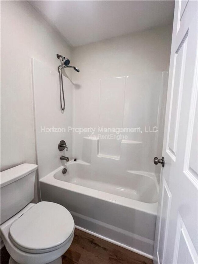 Building Photo - 6590 Old Still Trail