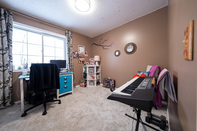 Building Photo - 1574 Stephanie Cir