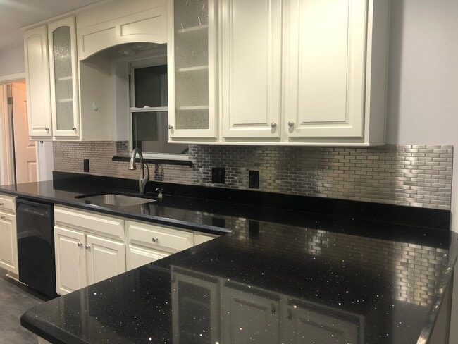 Building Photo - 4804 Ridgeline Dr