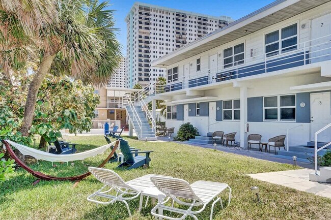 Building Photo - 810 S Surf Rd