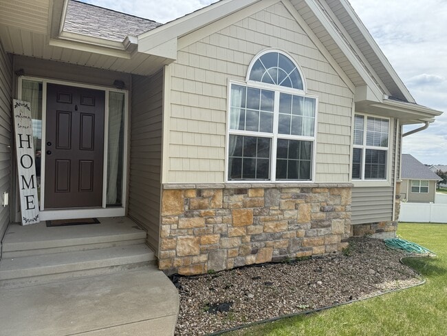 Building Photo - 487 Battle Creek Dr