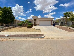 Building Photo - Sandstone Ranch Estates - 3 Bed Refrig A/C