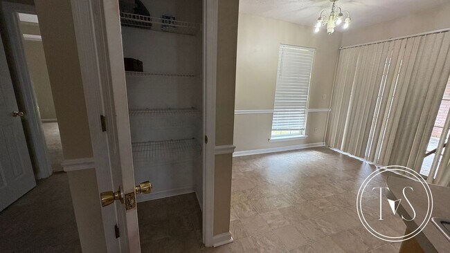 Building Photo - RATE DROP ALERT (was $$2600/month) and WINTER MOVE-IN SPECIAL: 50% OFF 1st MONTH'S RENT!**