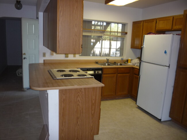 Building Photo - **SPECTACULAR 2br/2ba/Den - 1089 SQFT - CO...